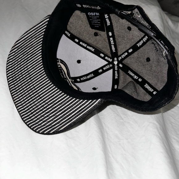 Ecko unlimited black Hat - Picture 3 of 3